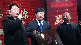 河南稀有血型協會為飛龍醫療送來賀禮 河南稀有血型協會為飛龍醫療送來賀禮