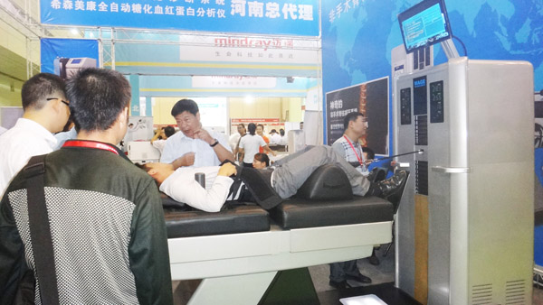 非手術脊柱減壓系統