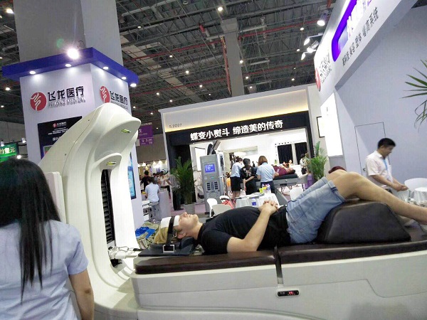 飛龍醫療外星艙亮相2018上海大虹橋美博會 飛龍醫療外星艙亮相2018上海大虹橋美博會