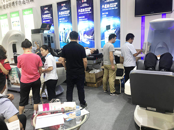 飛龍醫療外星艙亮相第50屆中國(廣州)美博會 飛龍醫療外星艙亮相第50屆中國(廣州)美博會