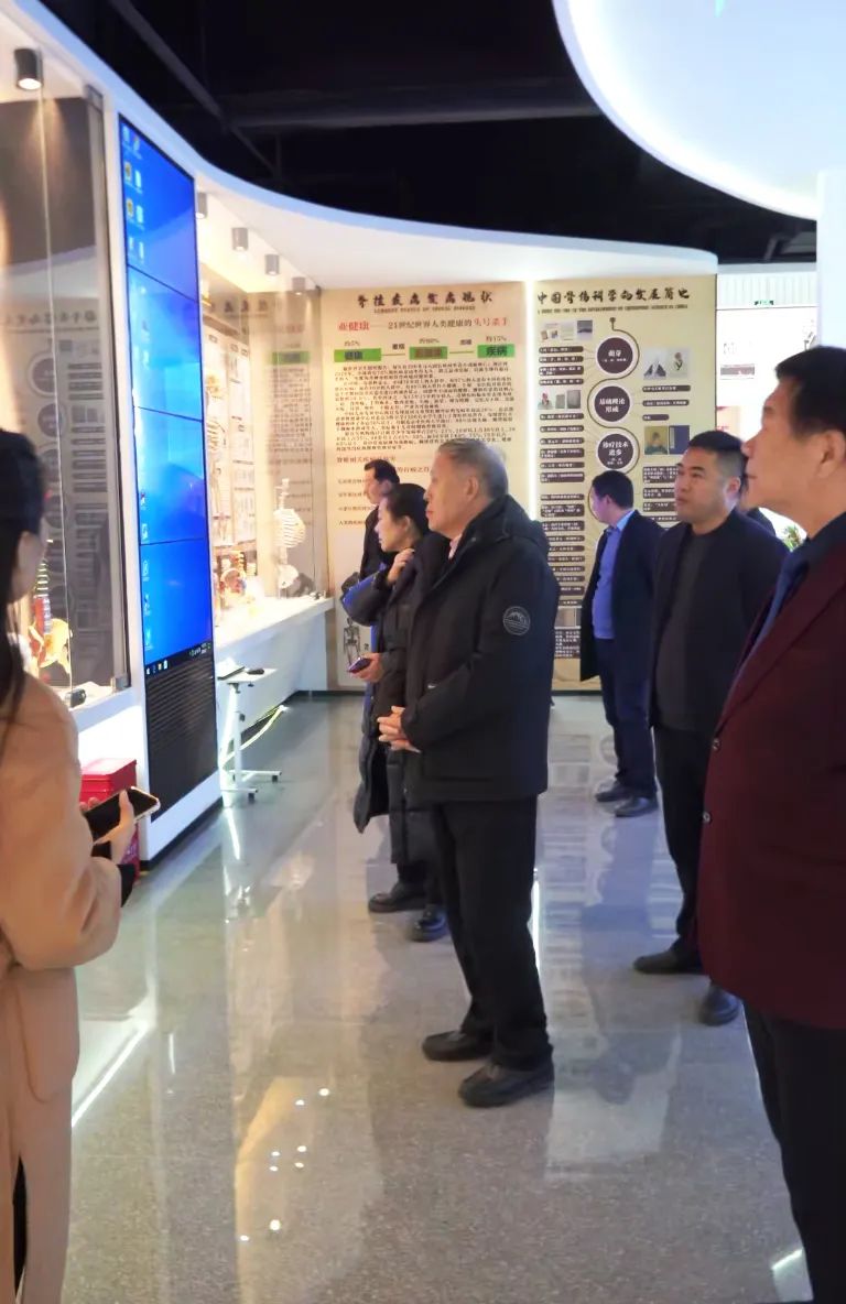 關公委參觀飛龍醫療